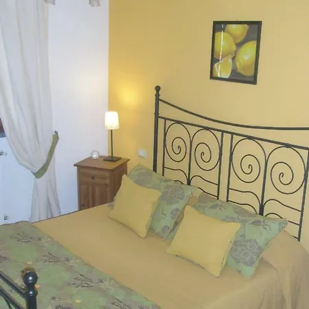 Nocleg ze śniadaniem La Rondine Tra Pisa E Lucca San Giuliano Terme