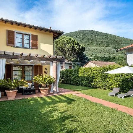 La Rondine Tra Pisa E Lucca Bed & Breakfast *